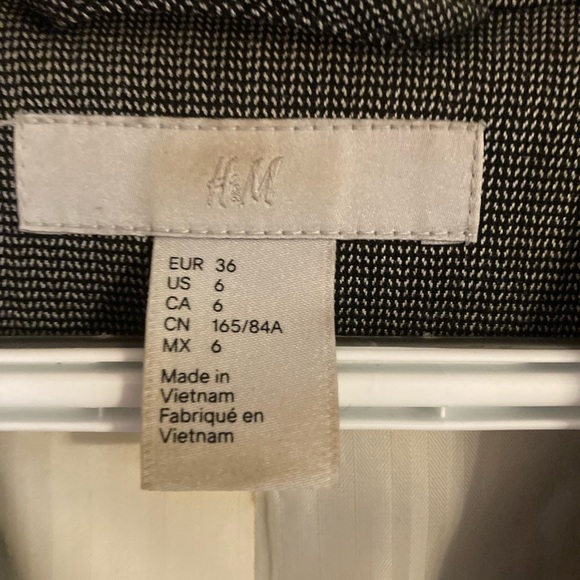 H&M Blazer - Picture 3 of 4